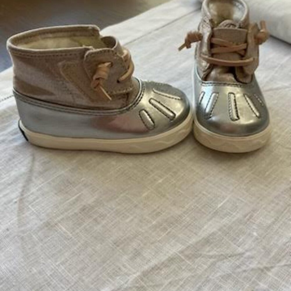 Infant Girls Sz 3M Sperry Bootie Baby Walker Fir Lined Pink Silver